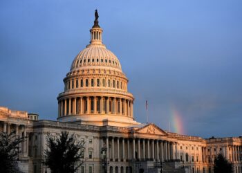 Republicanos fogem após polêmica sobre fundo de Trump e gastos em salão de baile