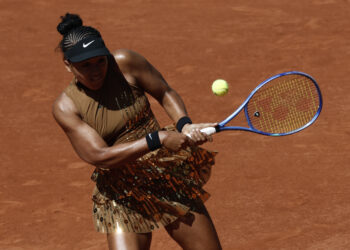 Naomi Osaka transforma Roland Garros em vitrine para Nike e alta-costura