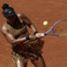 Naomi Osaka transforma Roland Garros em vitrine para Nike e alta-costura