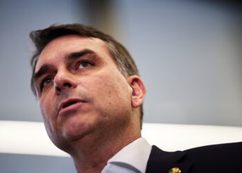 Campanha de Flávio vê ofensiva dos EUA contra PCC e CV como trunfo eleitoral