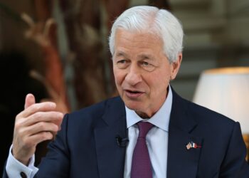 JPMorgan planeja contratar mais especialistas em IA e menos banqueiros, diz Dimon