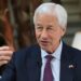 JPMorgan planeja contratar mais especialistas em IA e menos banqueiros, diz Dimon