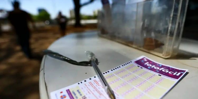 Lotofácil acumula e pagará prêmio de R$ 5 milhões no próximo sorteio